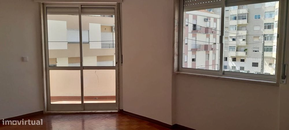 T2 para Arrendamento no Centro de Alverca – Renovado e em ótimo estado