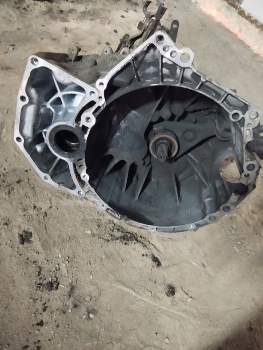 Продам коробку передач кпп Nissan x-trail t30 2.0