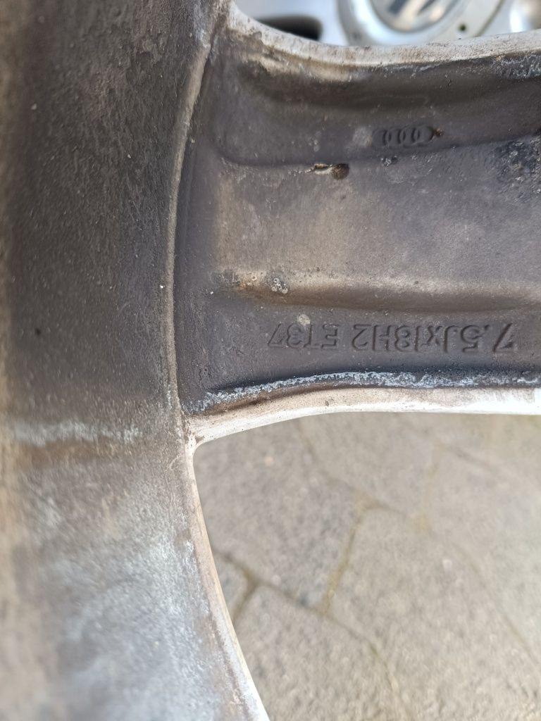 Komplet felg Audi 18cali opona Pirelli lato 235/55/18