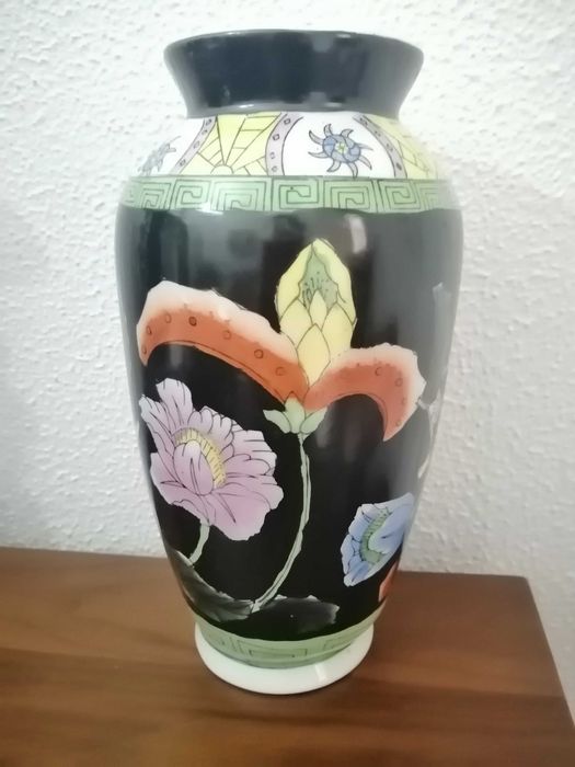 cadeira, espelho, prateleira estante de poliba, mesa, quadro, moldura