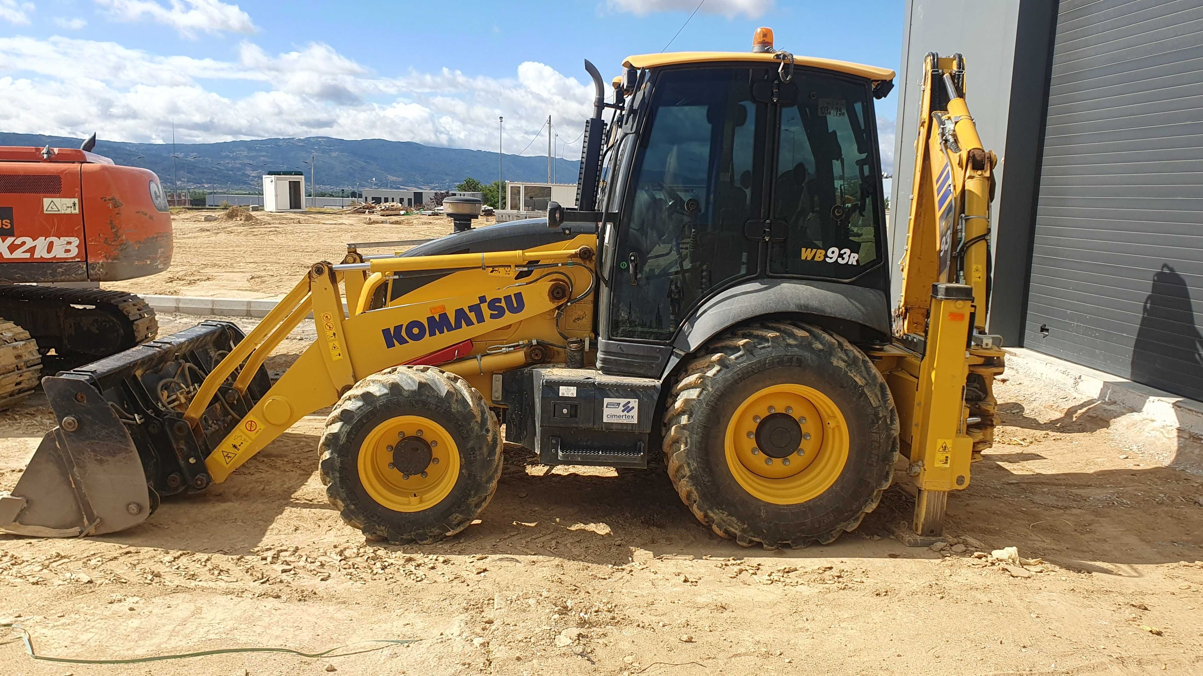 Retroescavadora Komatsu  WB93R