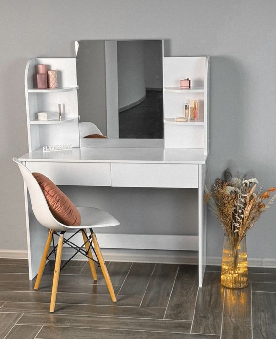 Стол макияжный Столик косметики туалетный Стіл туалетний з дзеркалом