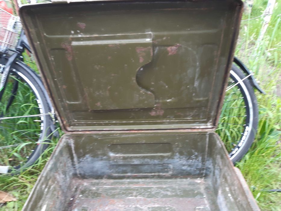 ящик    металлический   с крышкой