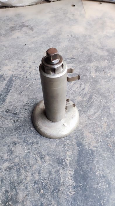 Продам Домкрат в рабочем состоянии