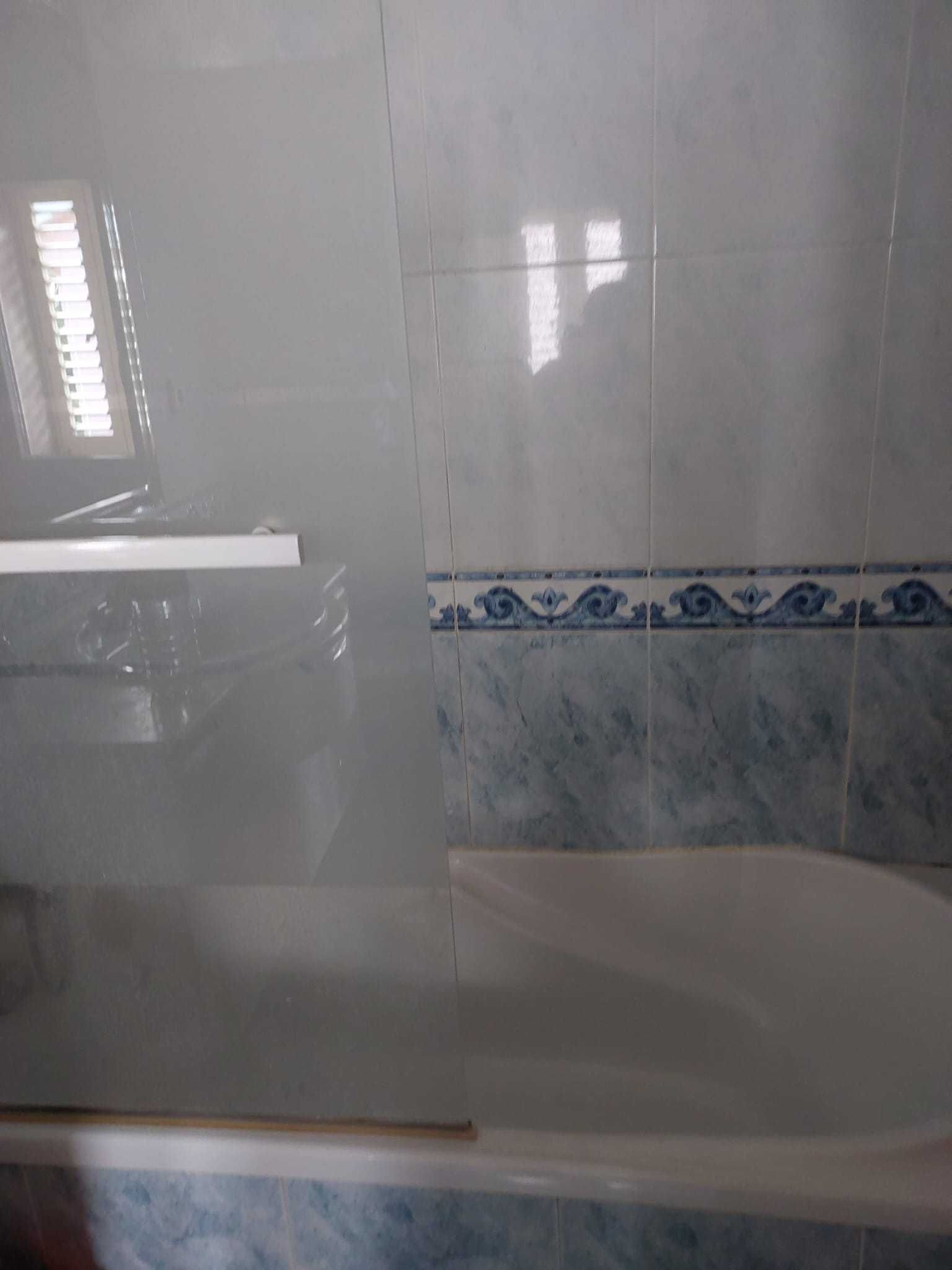 Aluga-se quarto com casa de banho a estudante ou trabalhadora