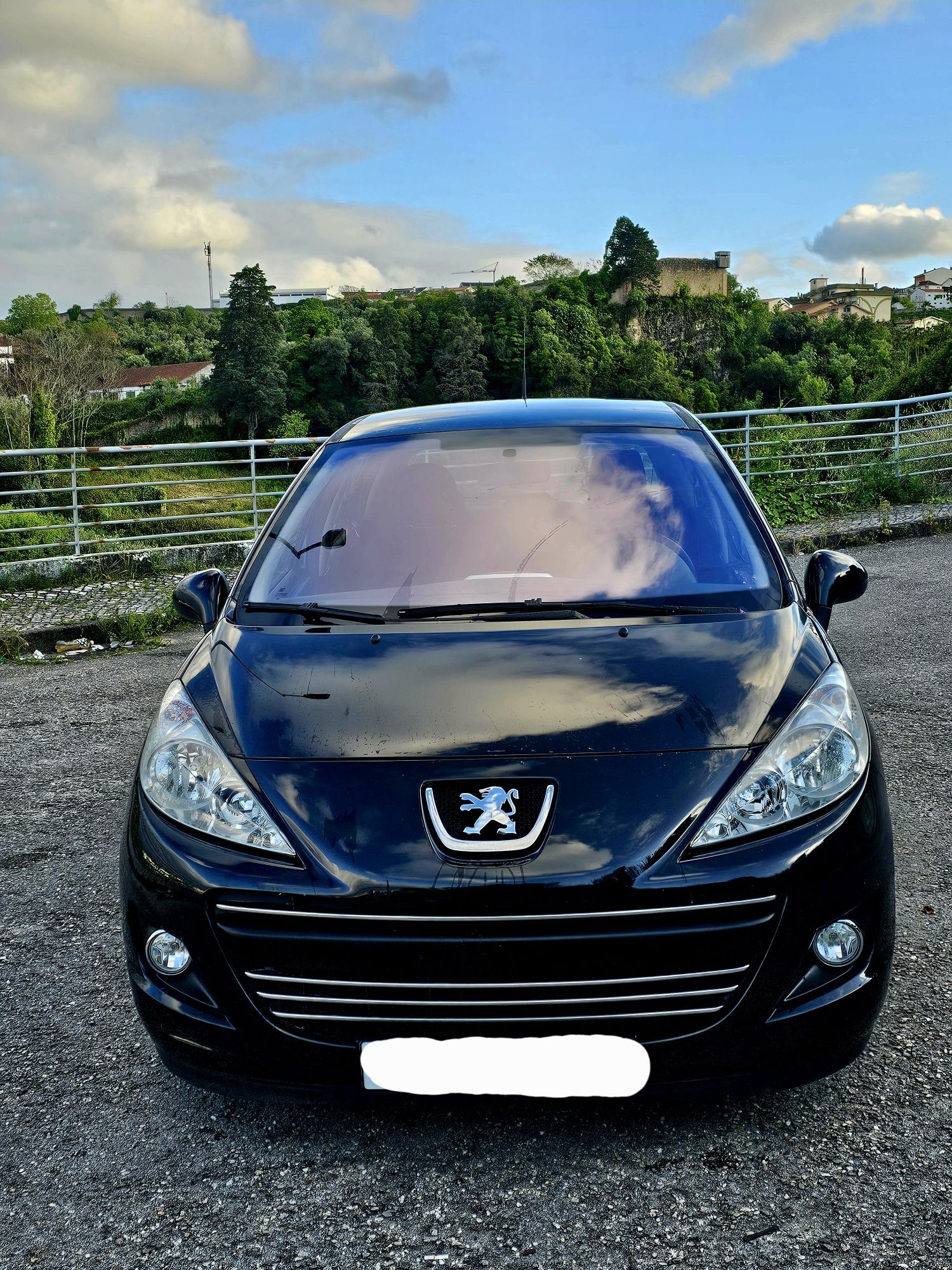 Peugeot 207 1.6 hdi 2012