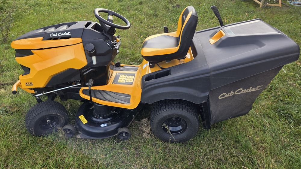 Traktor CUB CADET XT2 24KM