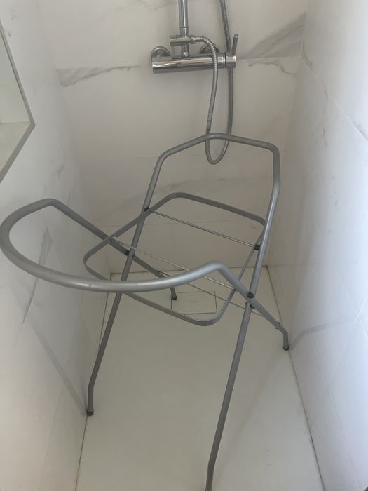 Banheira com suporte dobrável