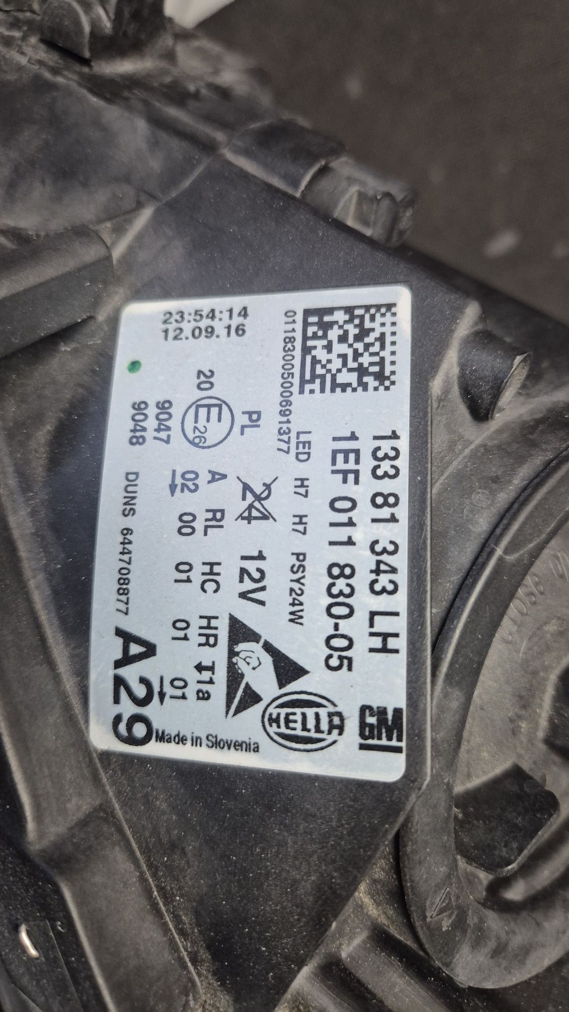 Lampa przednia lewa OPEL CORSA E z ledem
