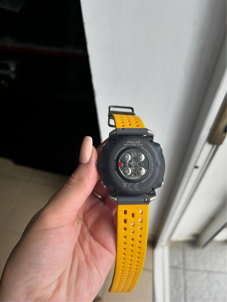 Смарт-годинник Polar Grit X Pro Titan