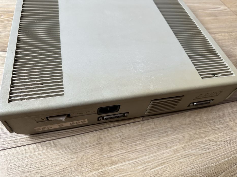 Megafile 60 dysk twardy do Atari ST plomba