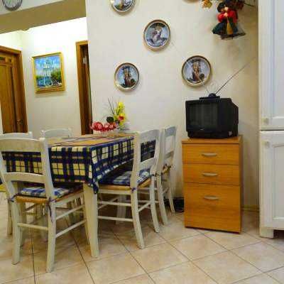 сдам большую современную 3-к. квартиру Печерск метро Арсенальная 3 мин