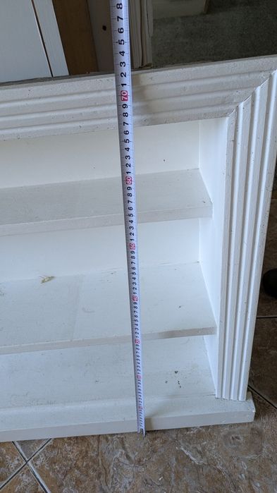 Móvel de parede com prateleiras