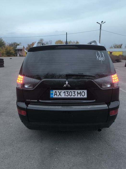 Міцубісі аутлендер