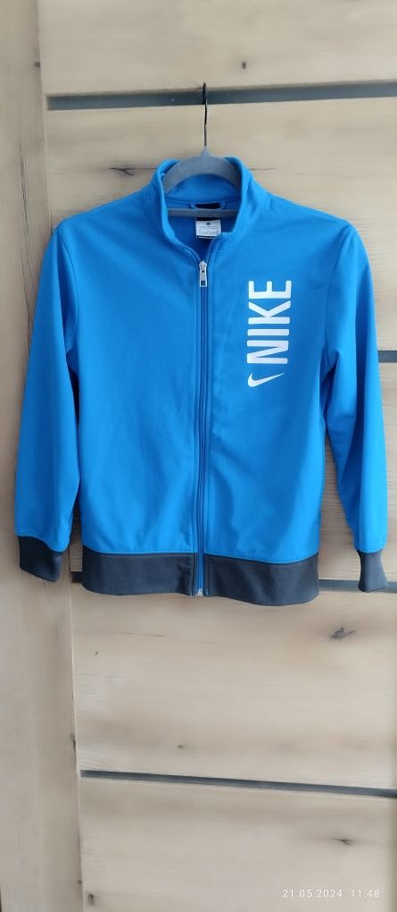 Bluzy 7 sztuk rozmiar 134-146