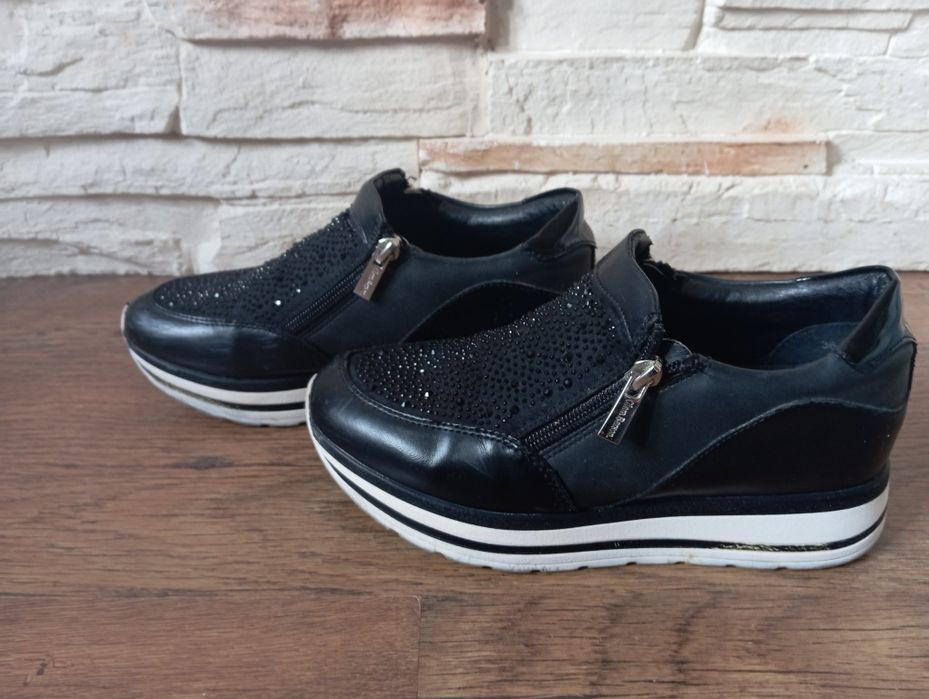 Buty Clara Barson czarne slip-ony z kryształkami R. 36