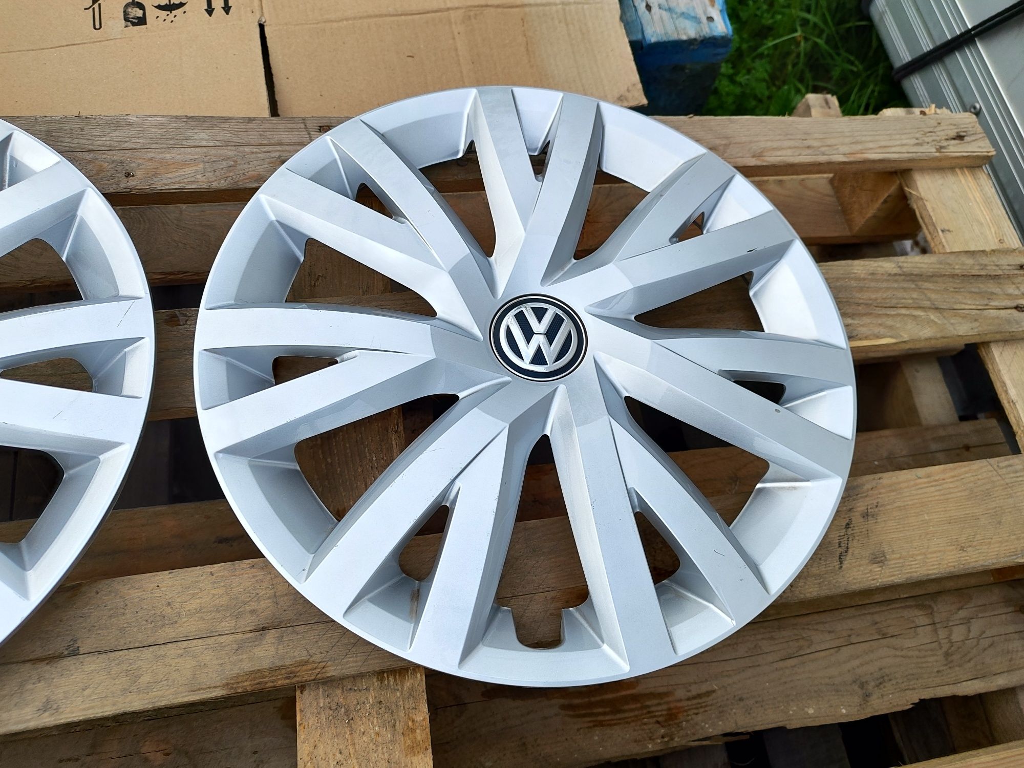 Ковпаки Volkswagen R16 Оригінальні passat golf touran jetta 5G0601147B