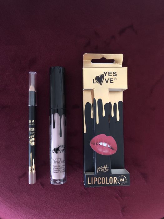 Batons liquidos mate com lápis delineador