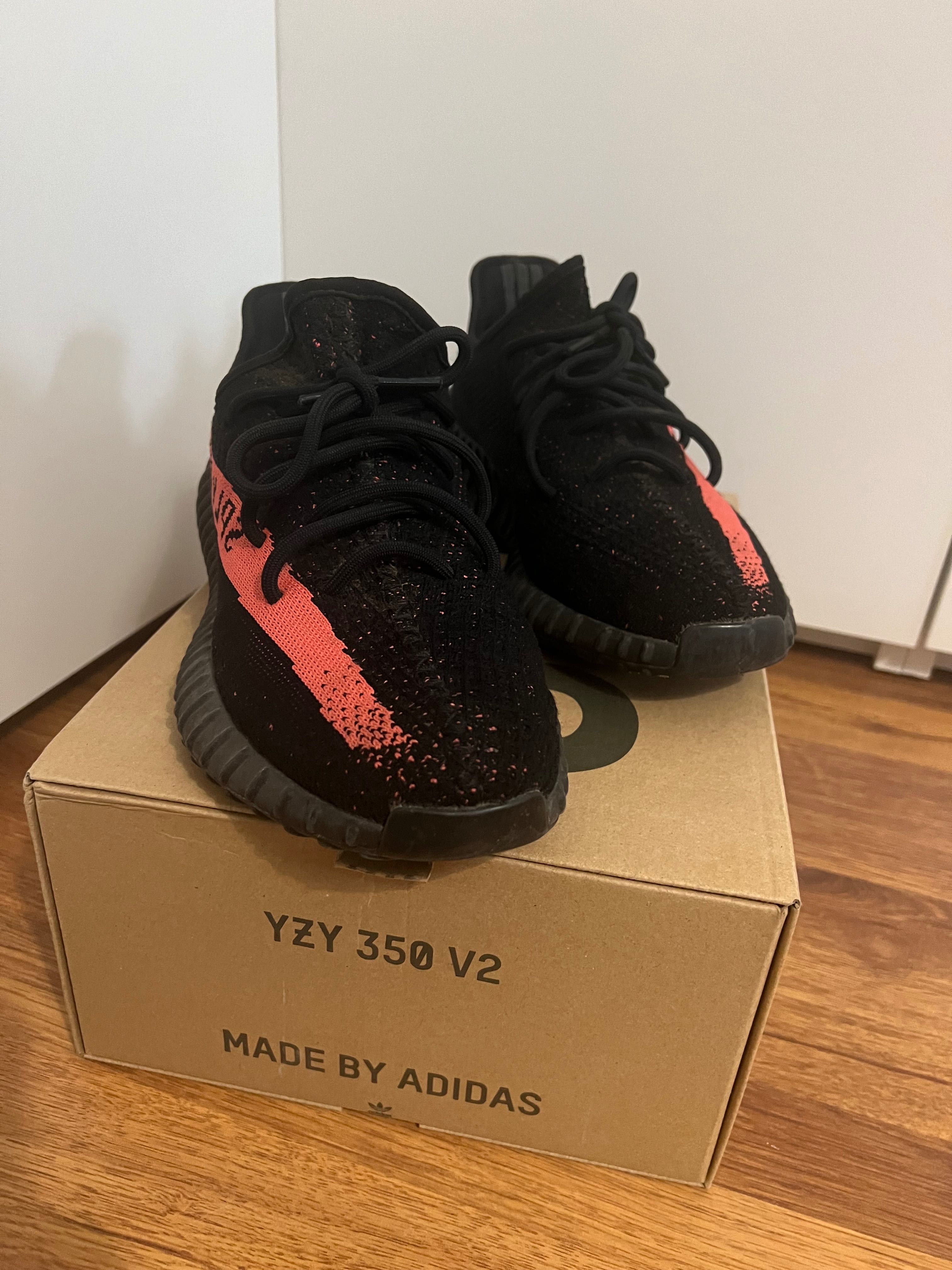 Yeezy boost 350 V2 Core Black Red