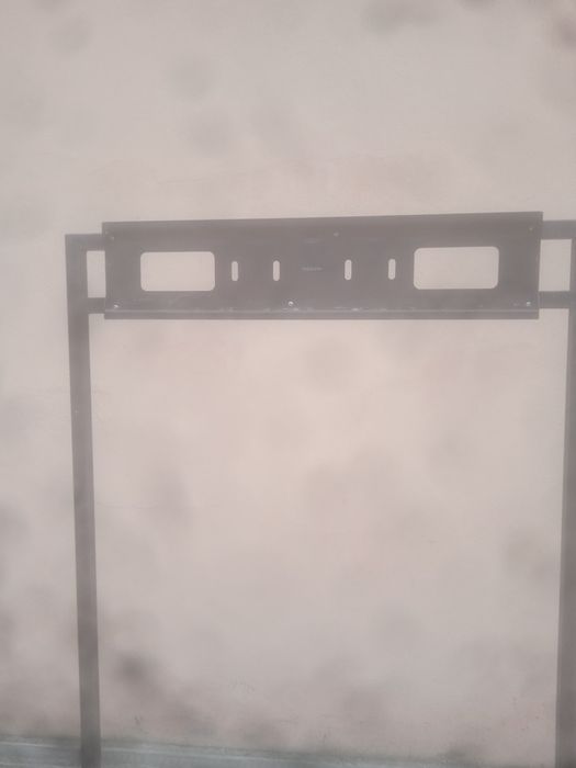 Venda suporte de exterior para TV até 75 polegas.