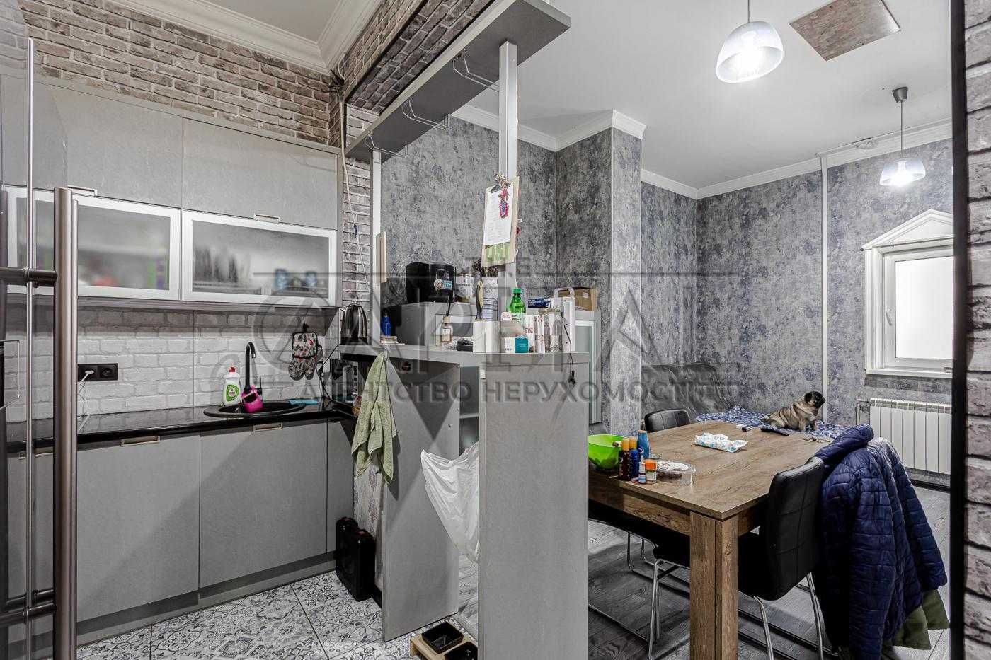 Продаж виробництва, окрема будівля, 8соток, 800м2, сто, хостел
