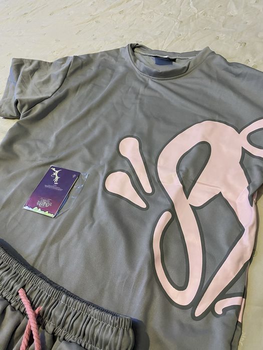 Conjuntos Cinza e Rosa - Syna World