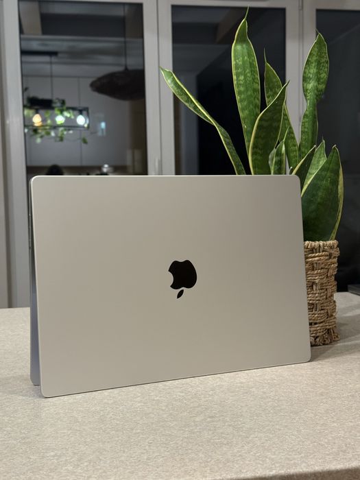 MacBook Pro 16” M4 Max – 48 GB RAM, 1 TB SSD – świetny stan, gwarancja