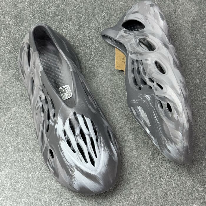 ОРИГІНАЛ 100% Тапочки шльопанці Adidas Yeezy IE4931