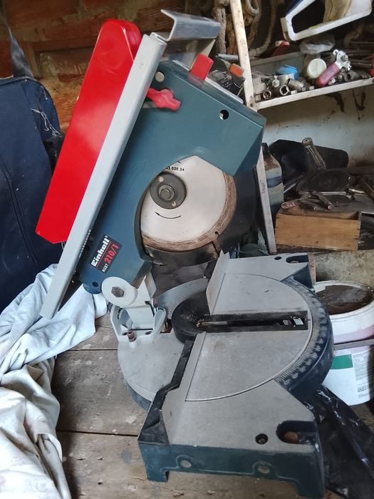 Vendo serra de mesa