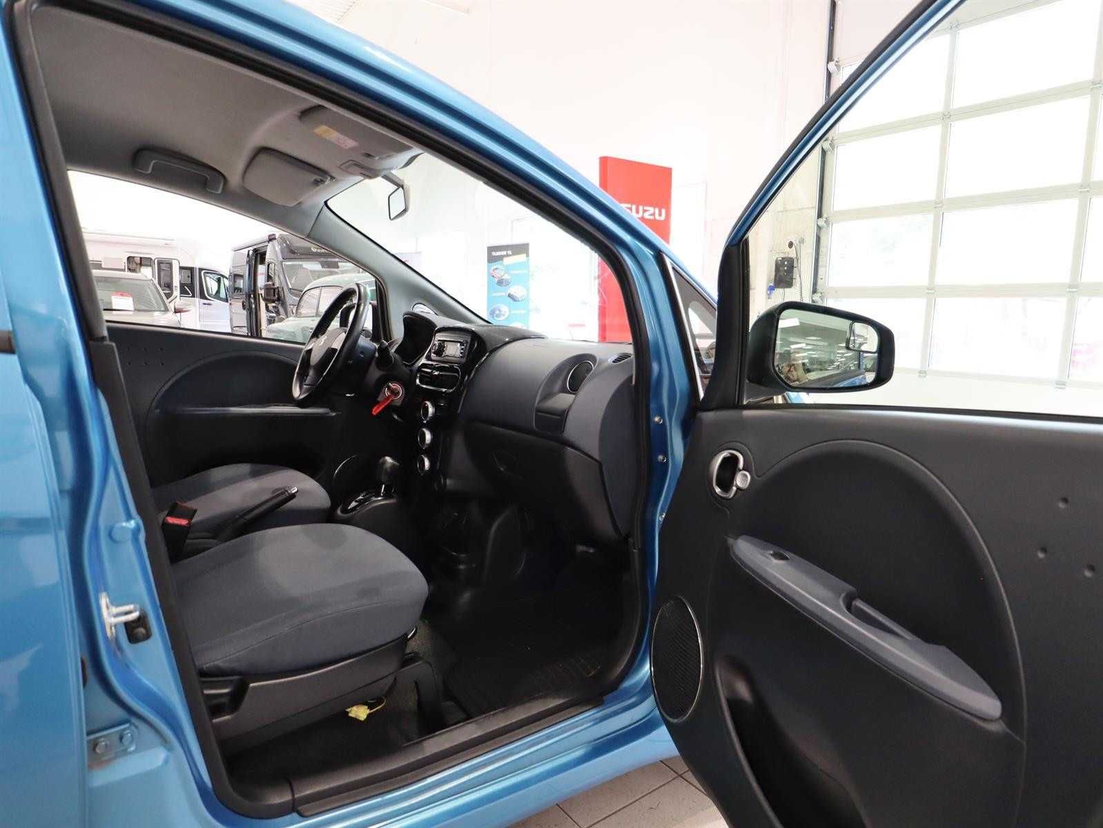Peugeot iOn 2015, 2 комплекти коліс з дисками, один власник