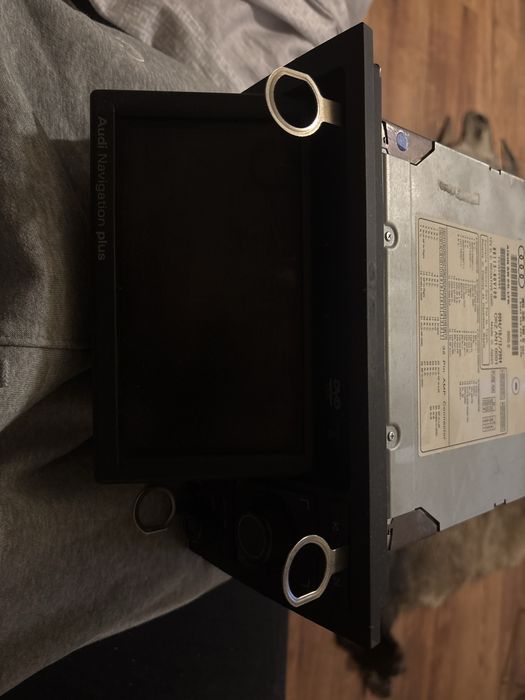 Sprzedam zepsute radio z audi