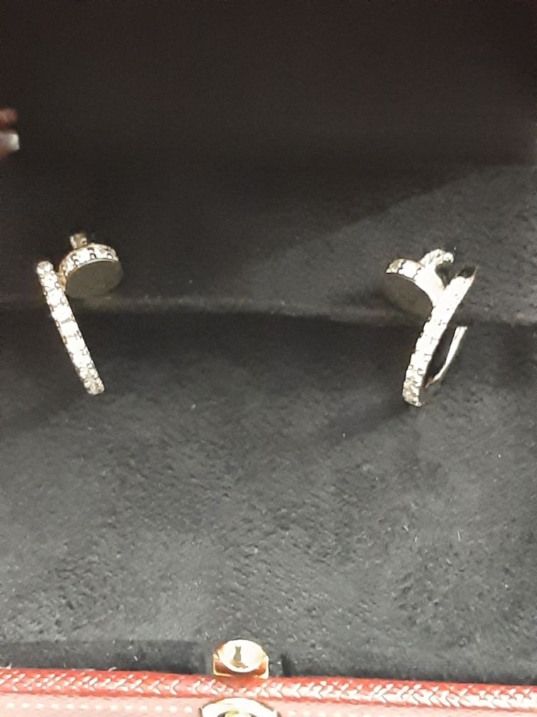 Серьги Cartier Juste un clou с бриллиантами 1,02ct .