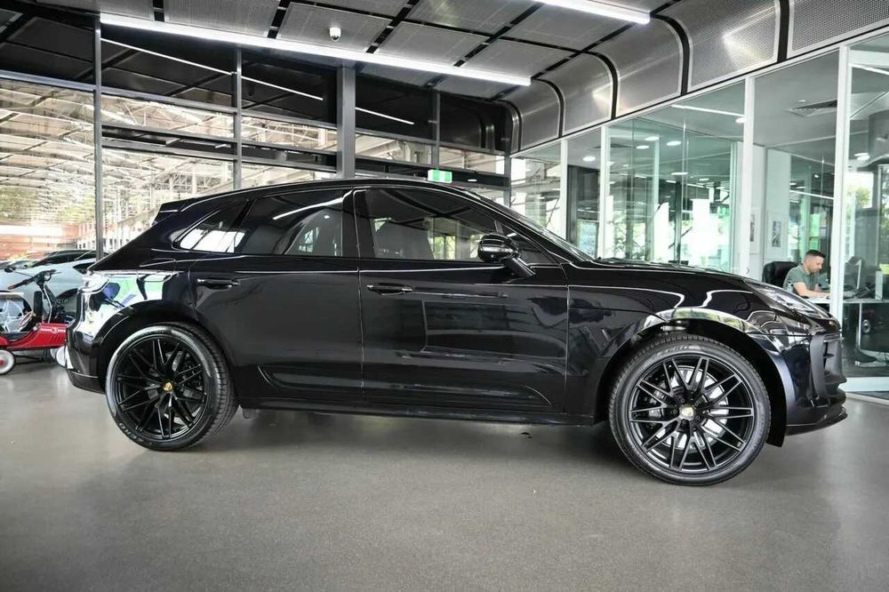 Nowe czarne felgi R20 5x112 Porsche Macan 9J ET26 + 10J ET19