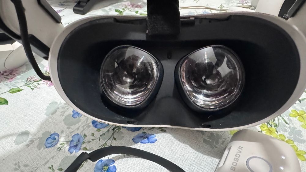 Meta Quest 2 64Gb +Bobo VR com Power Bank +Face Cover Nova NUNCA usada