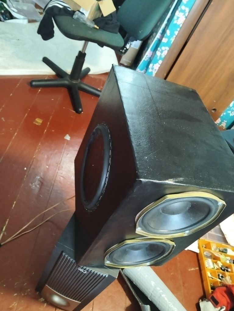 Сабвуфер 10" 150 ват RMS 4 ом
