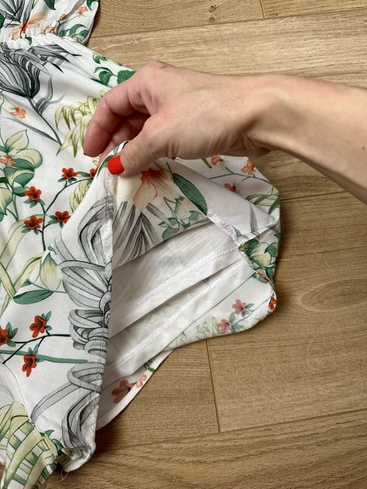 Ромпер комбінезон-шорти в квітковий принт pull&bear m розміру