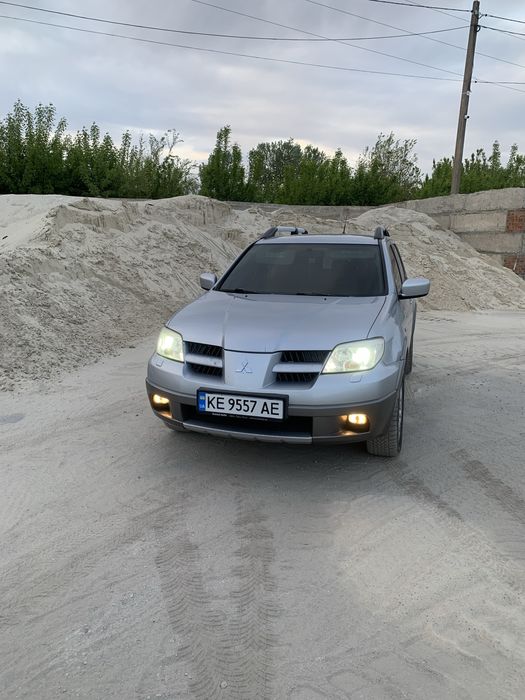 Продам Mitsubishi Otlander 1