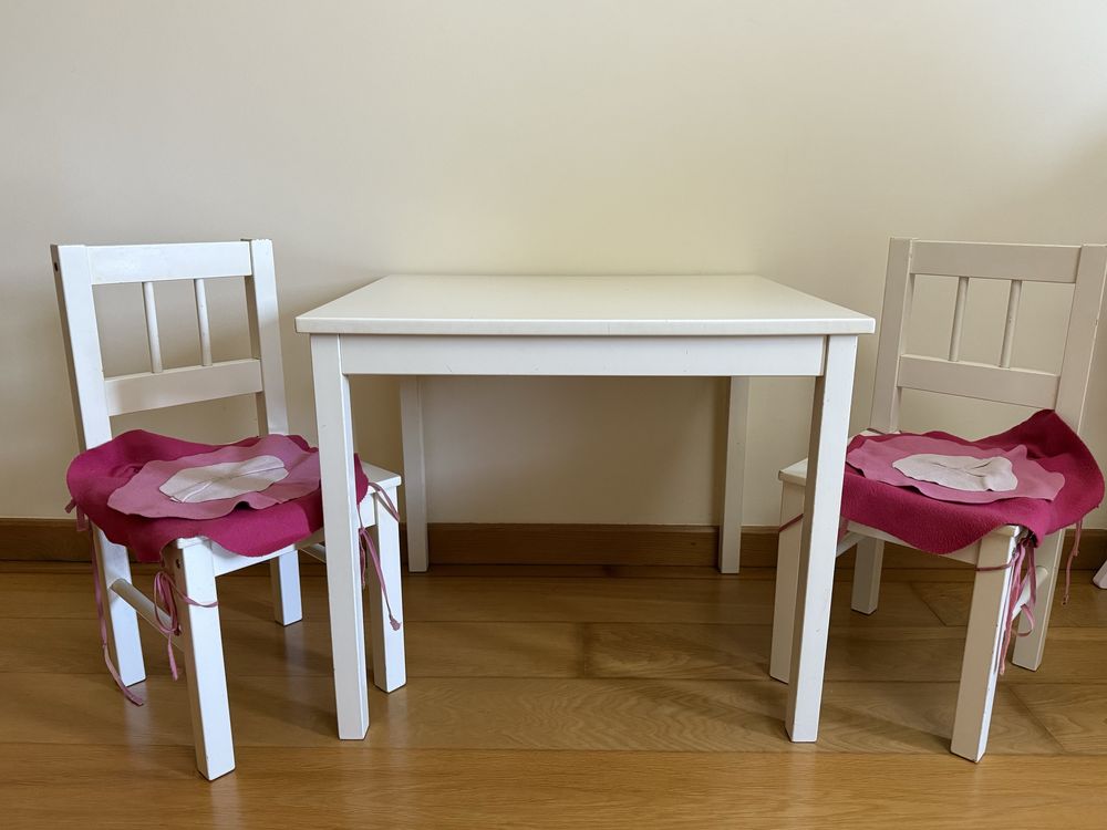 Mesa Criança + Cadeiras - Ikea