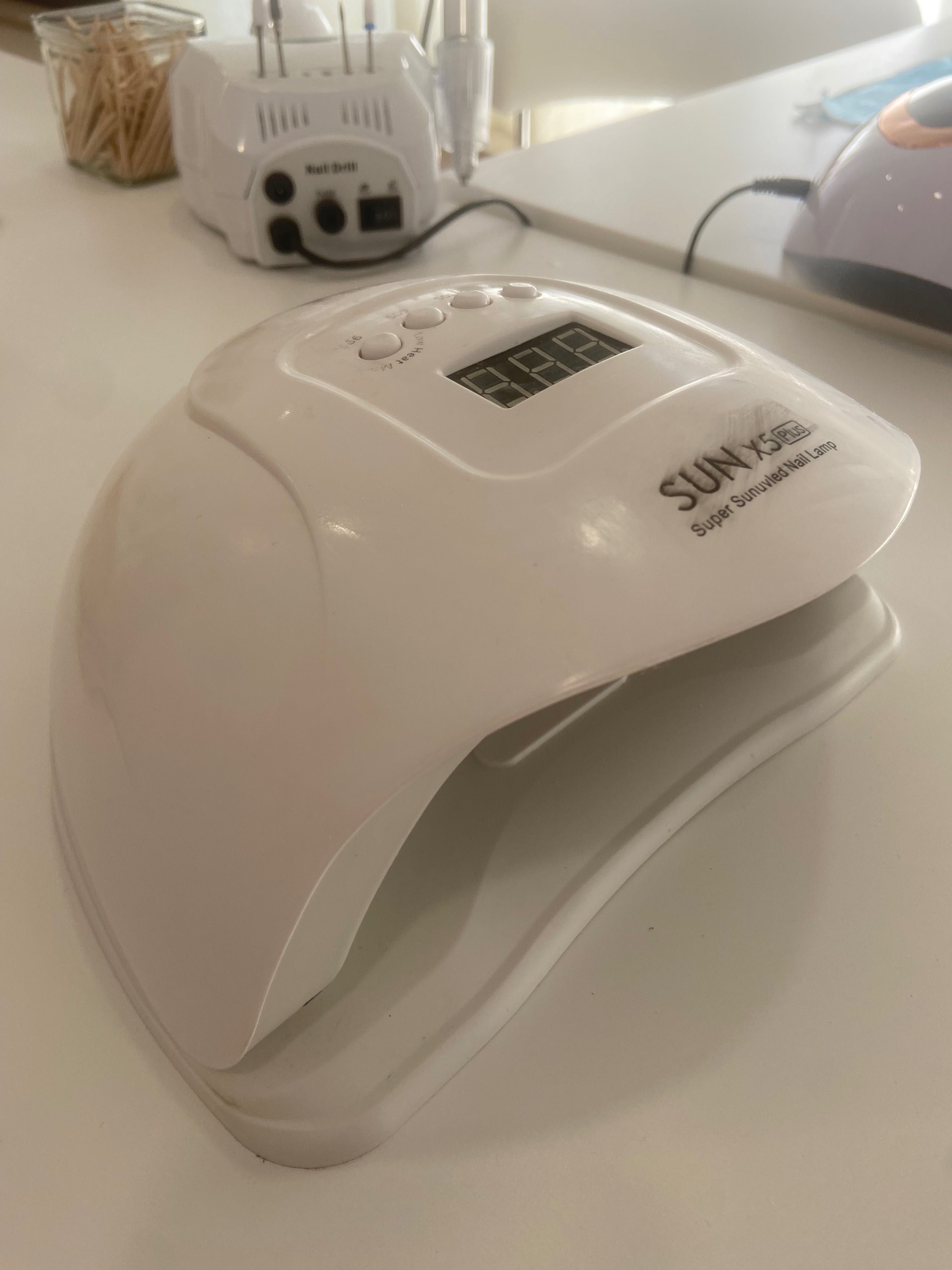 Cabine para unhas em bom estado