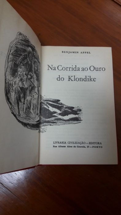 Vendo conjunto 4 livros