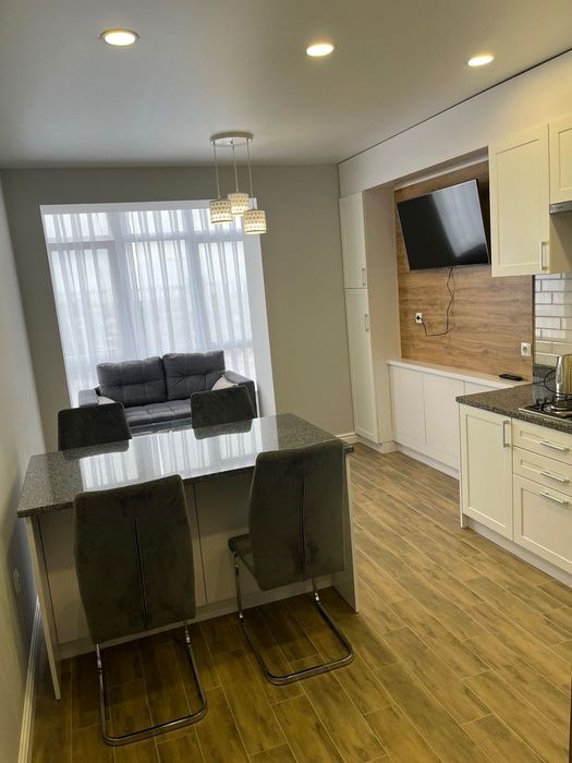 Оренда сучасної 2 км квартири в центрі міста