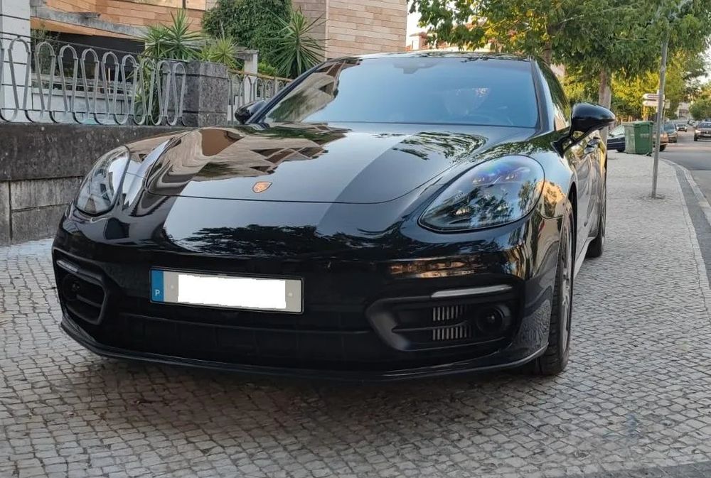 Porsche Panamera 4 E-Hybrid Platinum Edition com PDLS