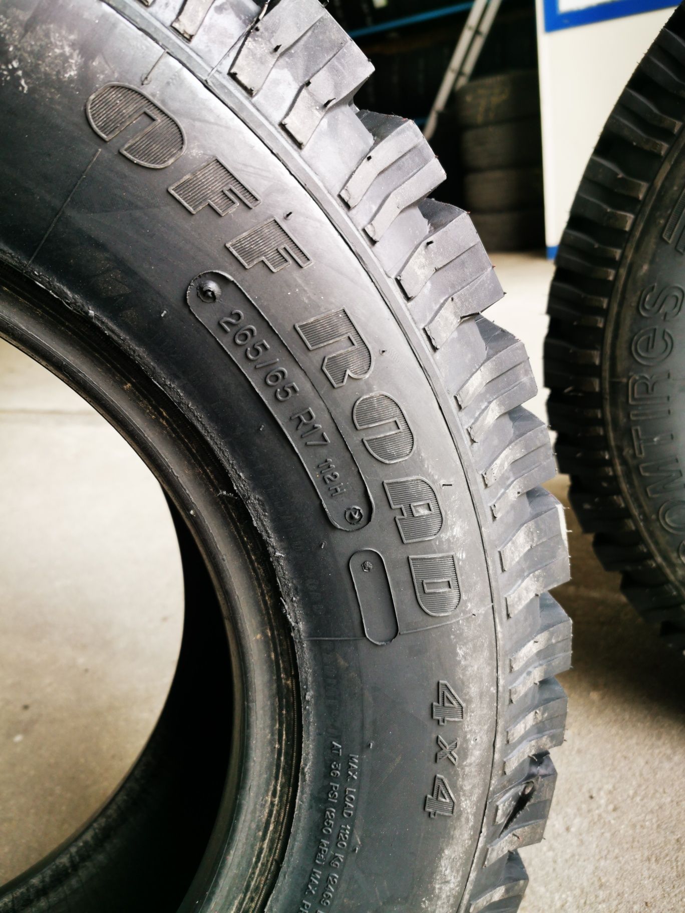 265/65R17 NOWE A/T off Road 4x4 kopia BF Goodrich