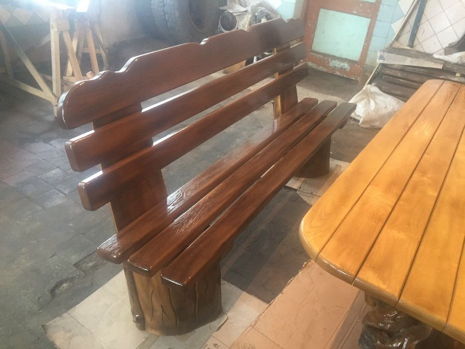 Дубовий стіл з лавками
