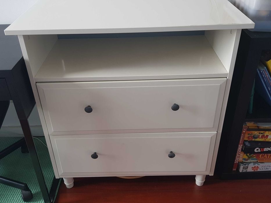 comoda com duas gavetas branca