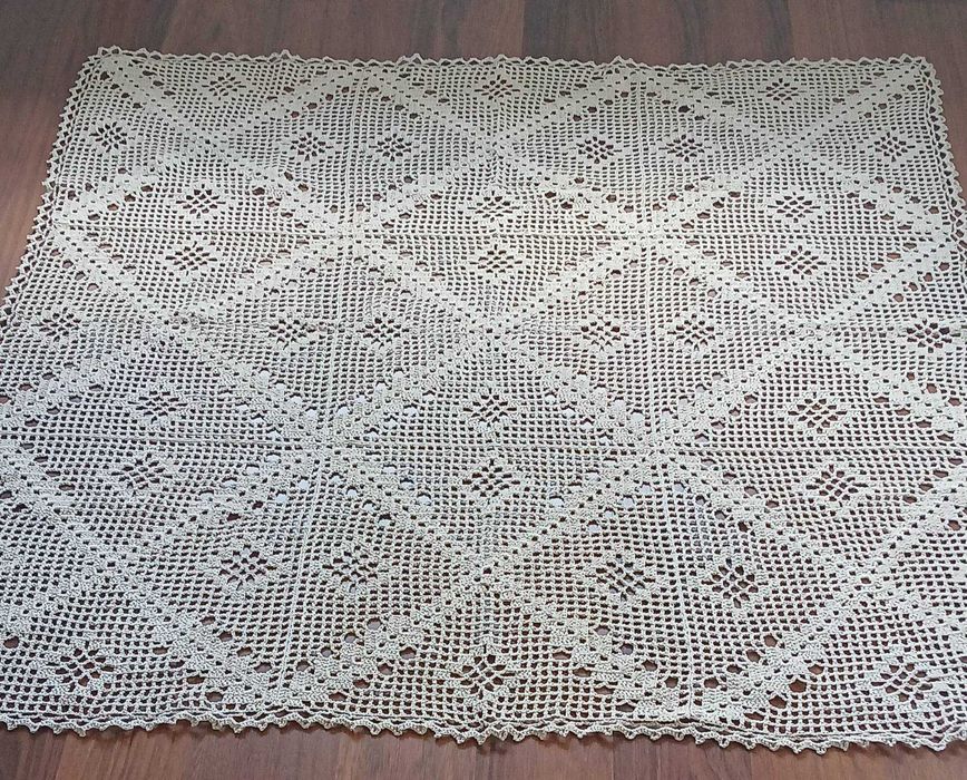 Toalha crochet bege/cru. (1,30 mt). Nova!!!