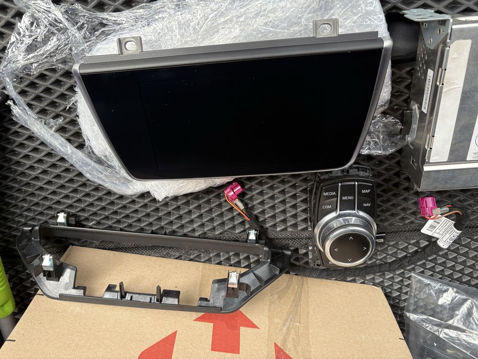 Мультимедіа BMW X1 F48 комплект