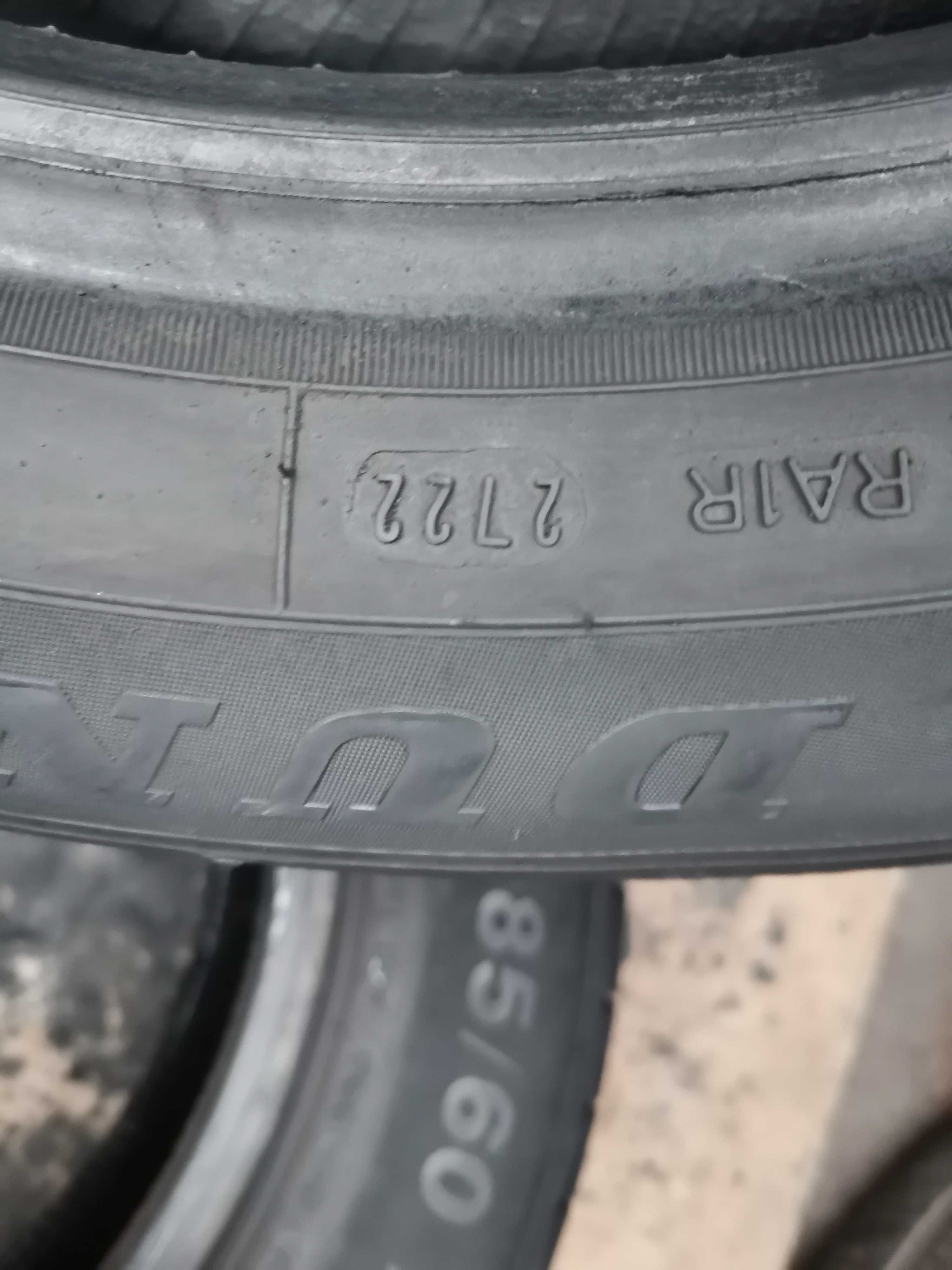 wielosezon Dunlop 215/55/17 z 2022r 6mm