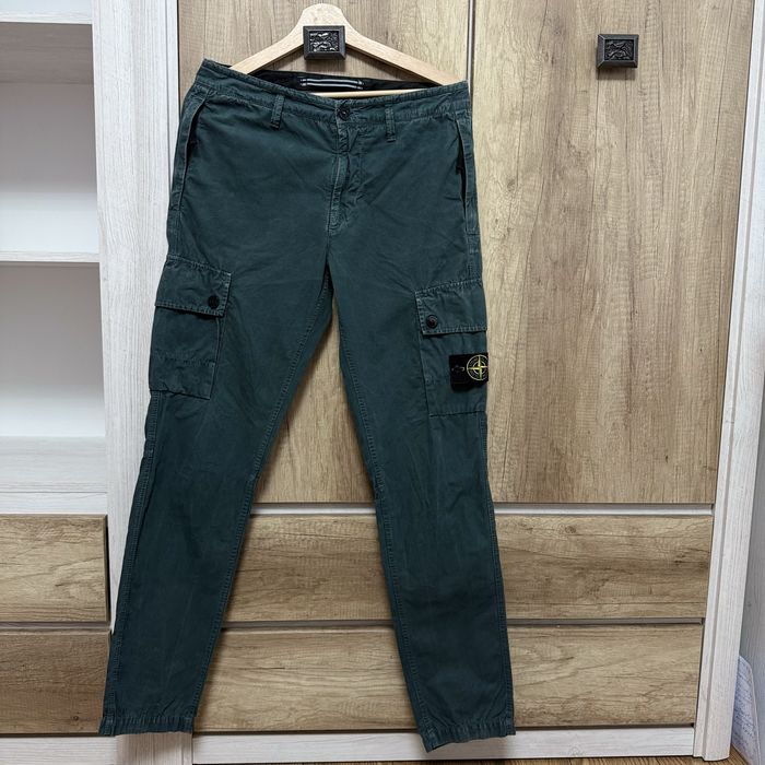 Оригінальні чоловічі штани карго Stone Island з патчем