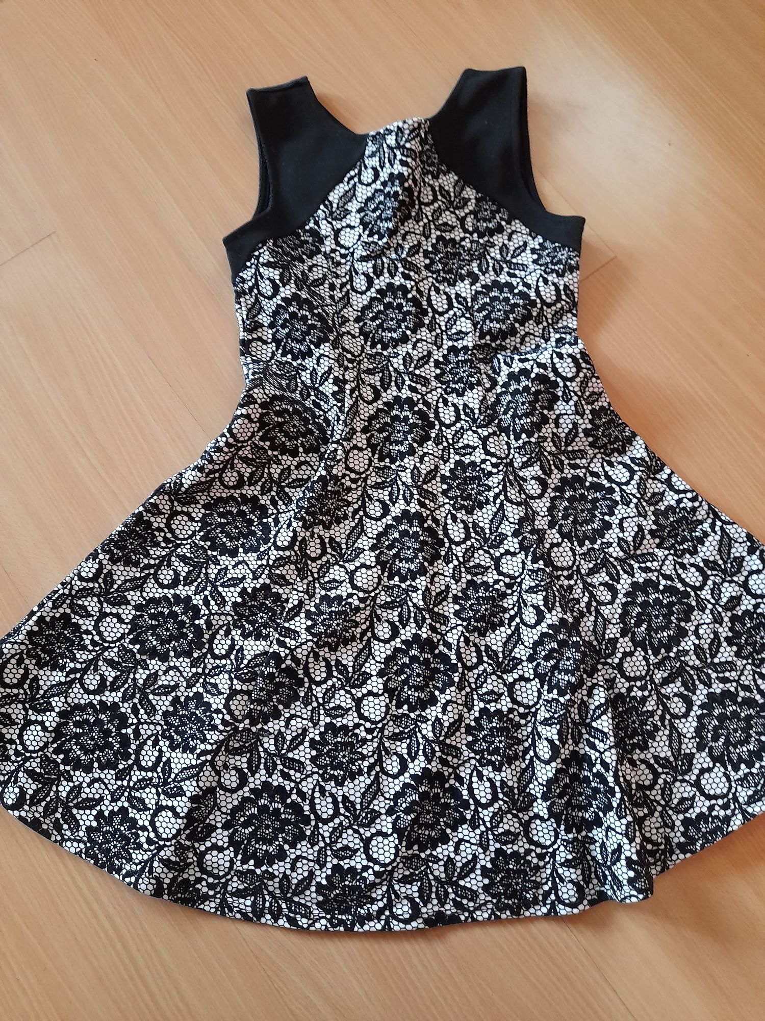 Sukienka River Island 9-10 lat